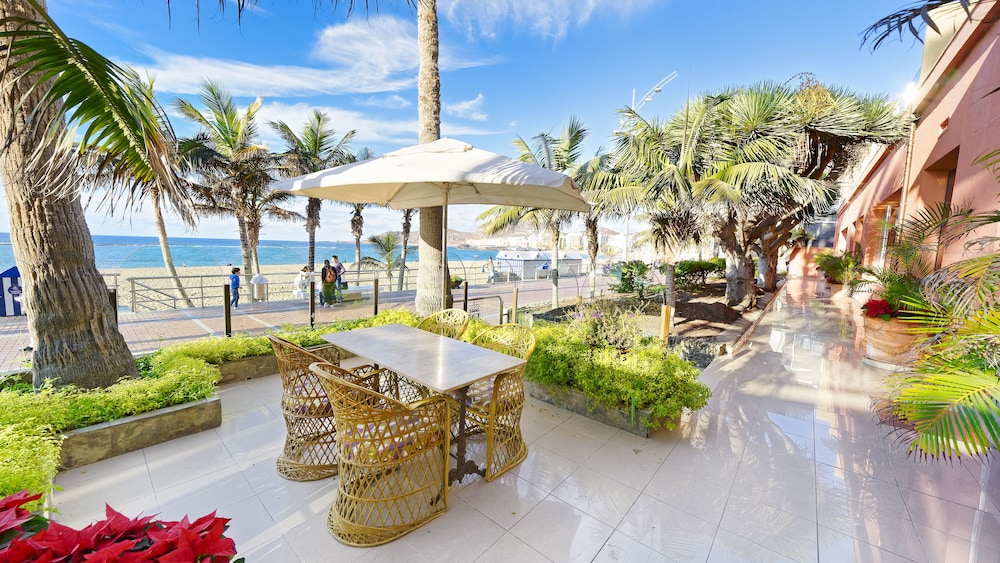 Bull Reina Isabel & Spa — Beach in Las Palmas, Canary Islands