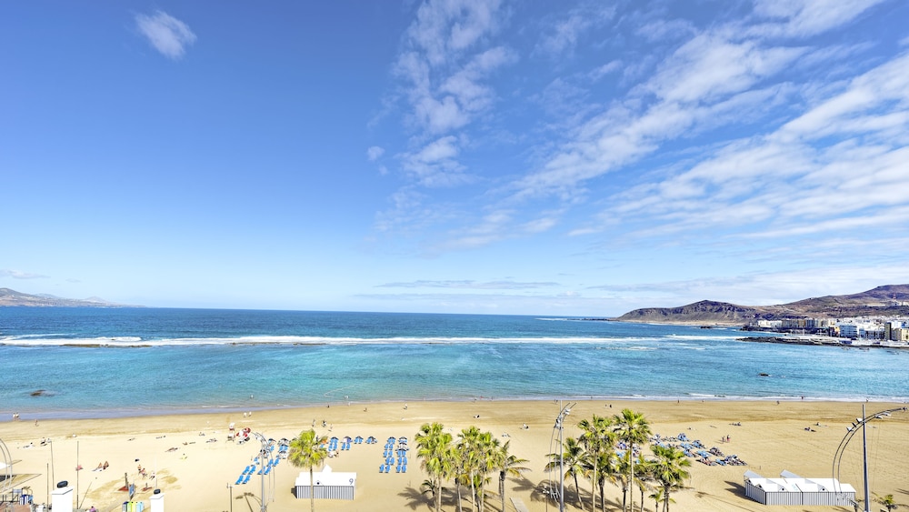 Bull Reina Isabel & Spa — Beach in Las Palmas, Canary Islands