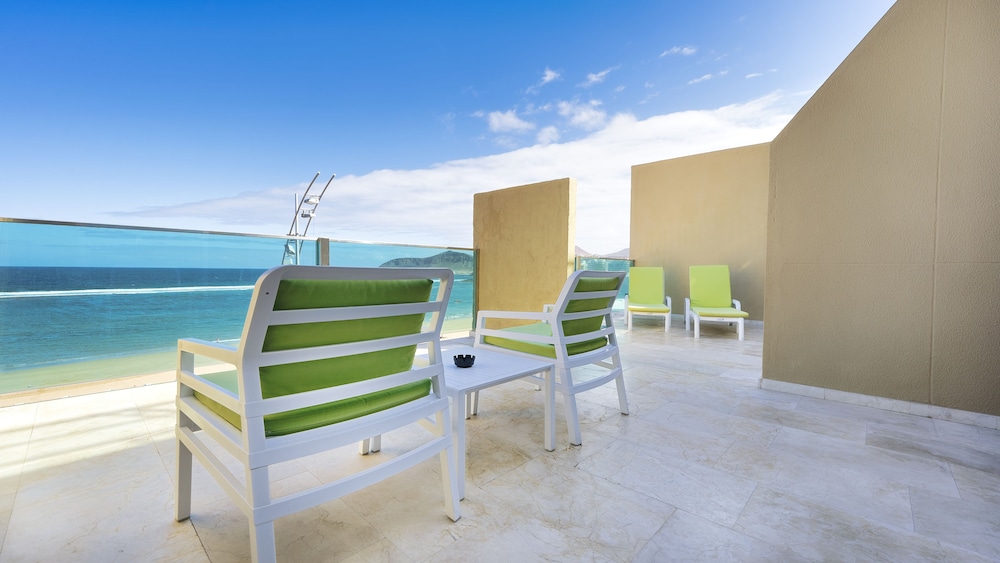 Bull Reina Isabel & Spa — Beach in Las Palmas, Canary Islands