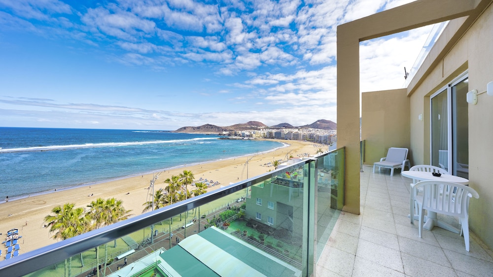 Bull Reina Isabel & Spa — Beach in Las Palmas, Canary Islands