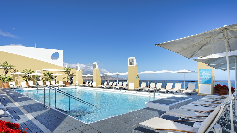 Bull Reina Isabel & Spa — Swimming pool in Las Palmas, Canary Islands
