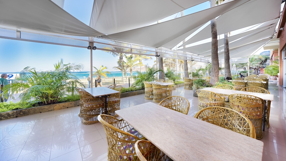Bull Reina Isabel & Spa — Restaurant & bars in Las Palmas, Canary Islands