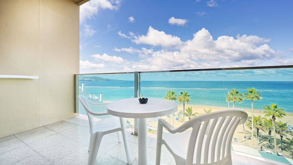 Bull Reina Isabel & Spa — Beach in Las Palmas, Canary Islands
