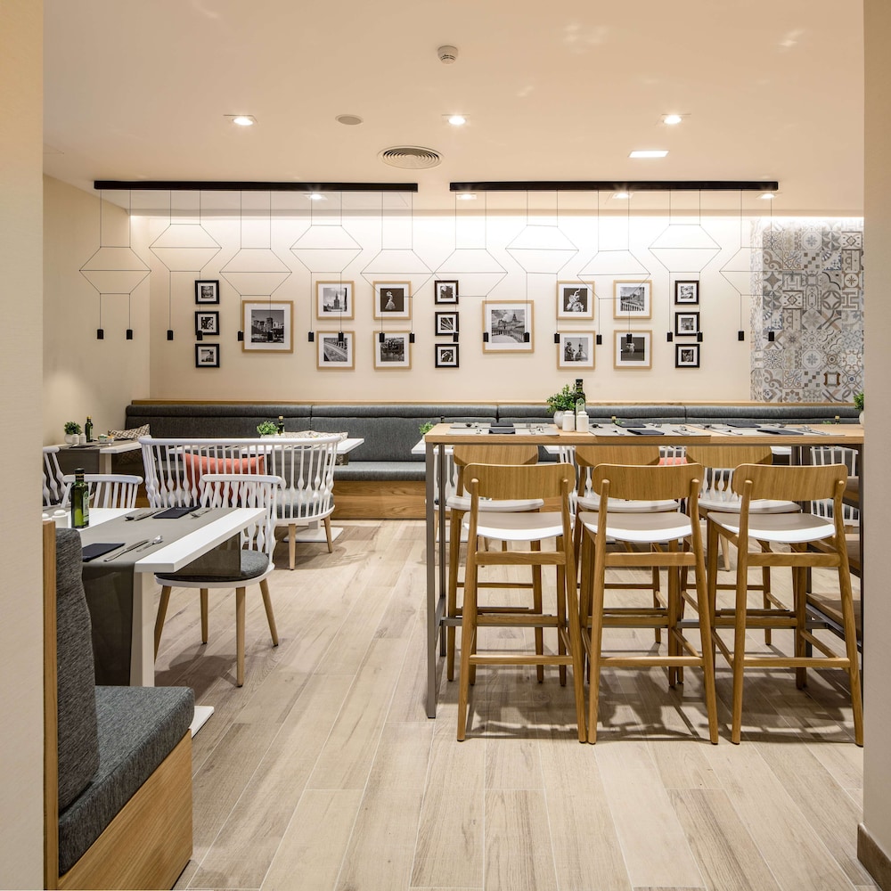 Catalonia Giralda Hotel — Restaurant & bars in Seville, Andalusia