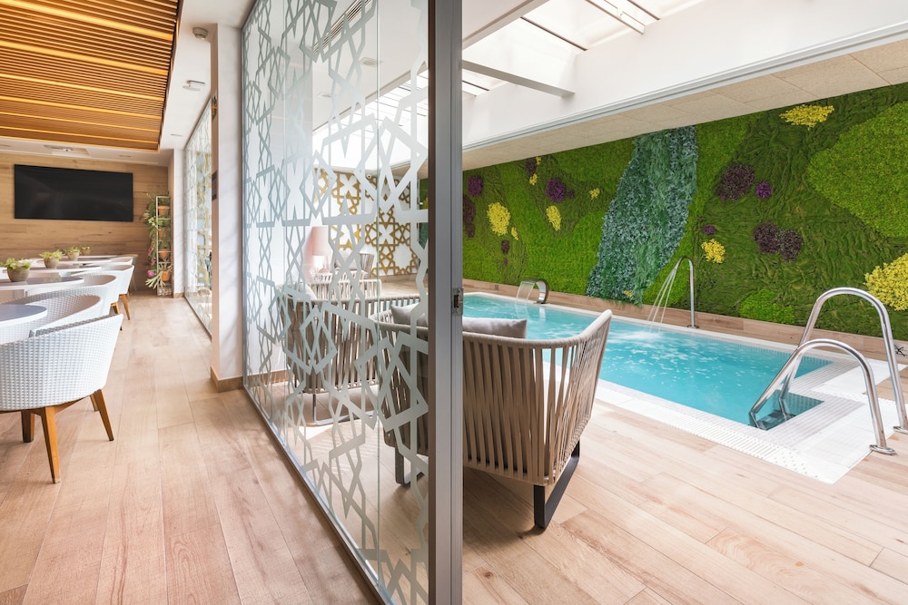 Catalonia Giralda Hotel — Swimming pool in Seville, Andalusia