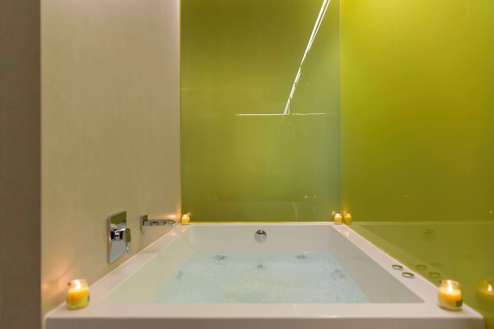 Hotel Macia Sevilla Kubb — Spa in Seville, Andalusia