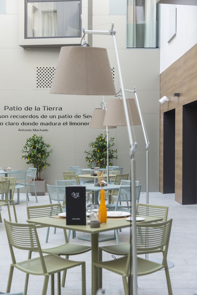 Hotel Macia Sevilla Kubb — Restaurant & bars in Seville, Andalusia