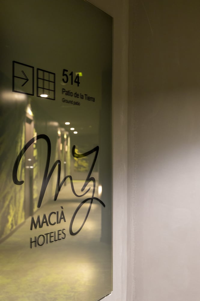 Hotel Macia Sevilla Kubb — Hotel building in Seville, Andalusia