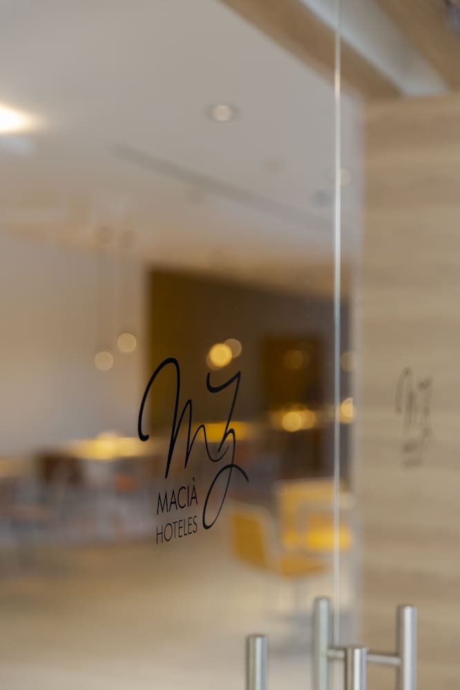 Hotel Macia Sevilla Kubb — Restaurant & bars in Seville, Andalusia