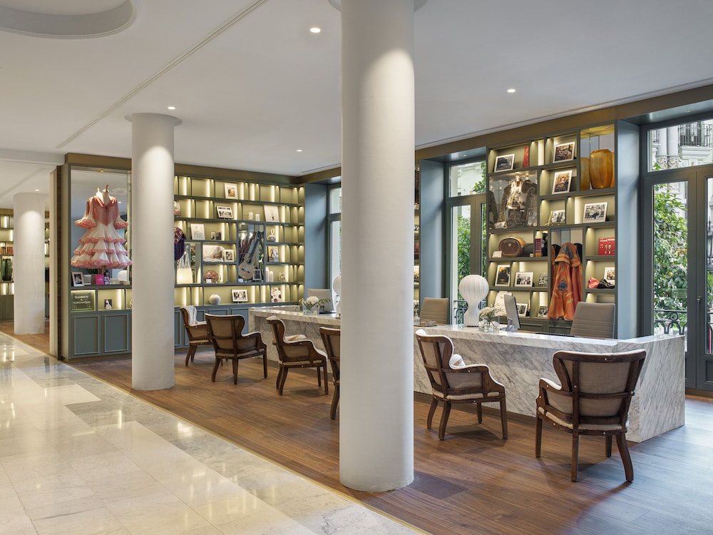 Hotel Colón Gran Meliá — Restaurant & bars in Seville, Andalusia