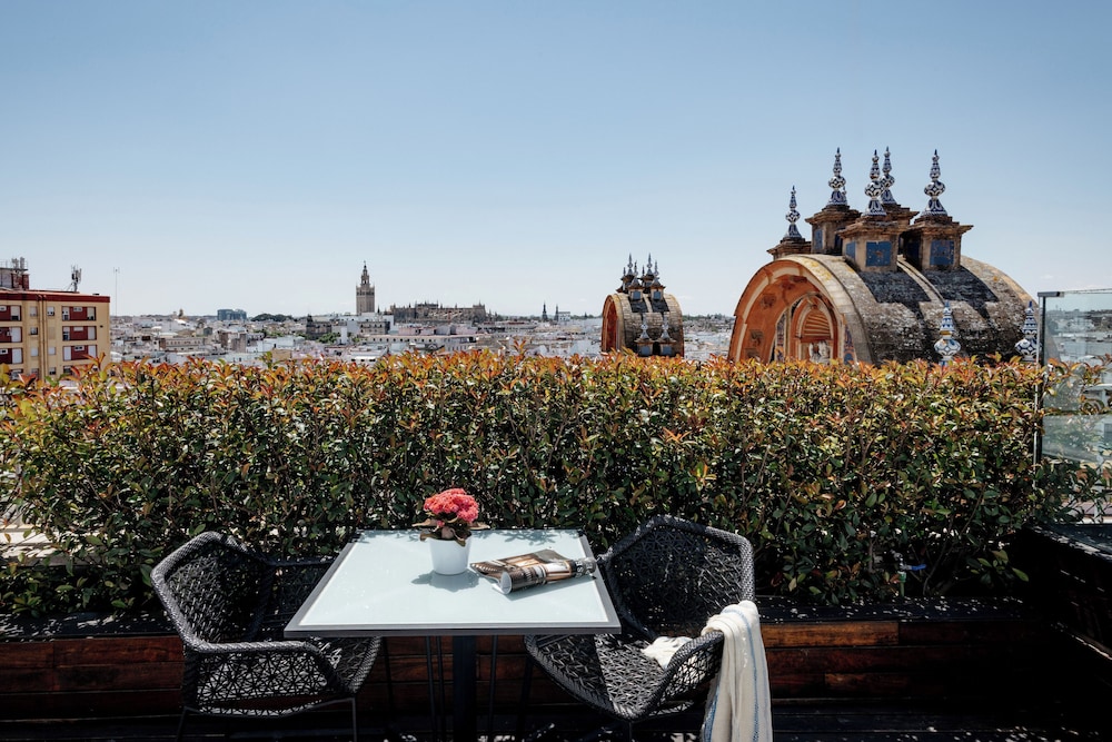 Hotel Colón Gran Meliá — Restaurant & bars in Seville, Andalusia