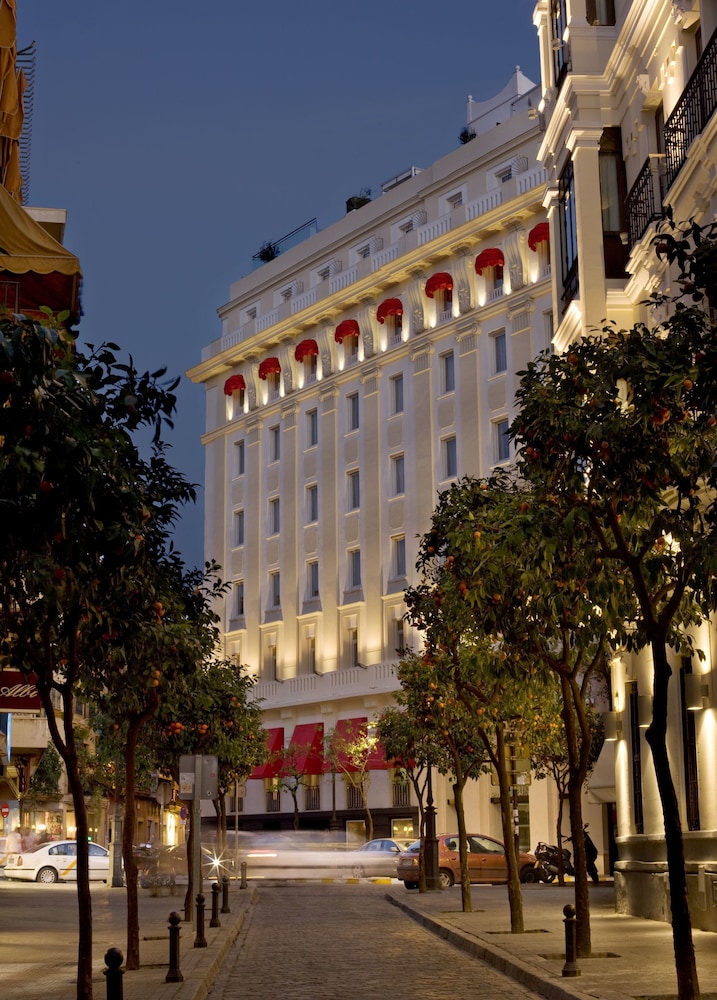 Hotel Colón Gran Meliá — Hotel building in Seville, Andalusia