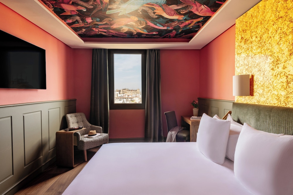Hotel Colón Gran Meliá — Hotel rooms in Seville, Andalusia