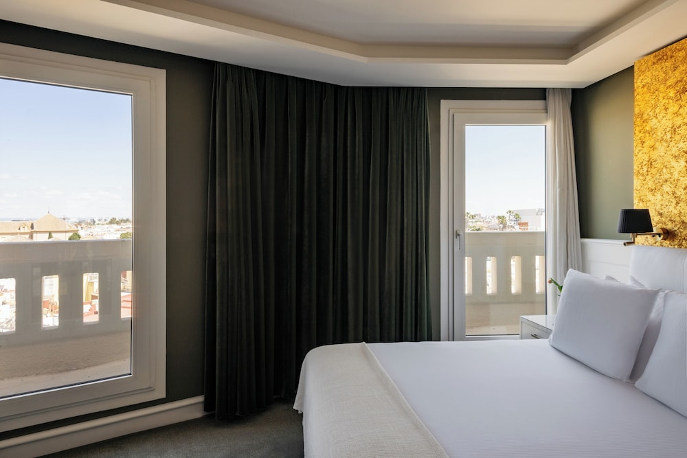 Hotel Colón Gran Meliá — Hotel rooms in Seville, Andalusia