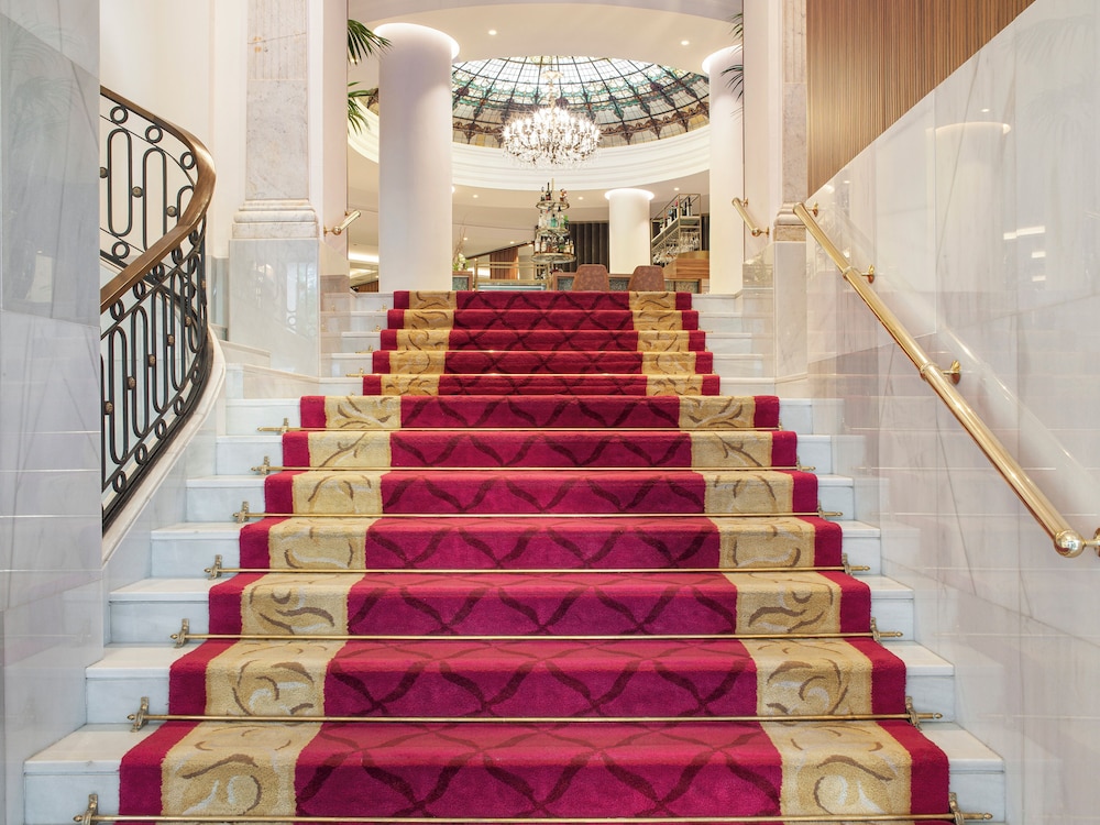 Hotel Colón Gran Meliá — Hotel building in Seville, Andalusia