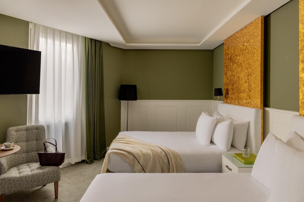 Hotel Colón Gran Meliá — Hotel rooms in Seville, Andalusia