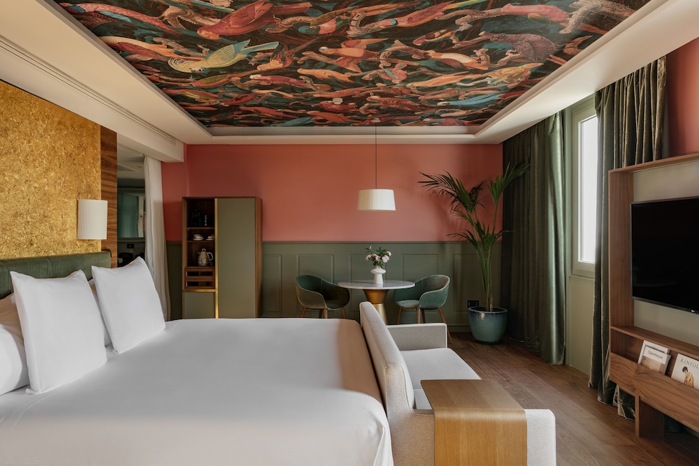 Hotel Colón Gran Meliá — Hotel rooms in Seville, Andalusia