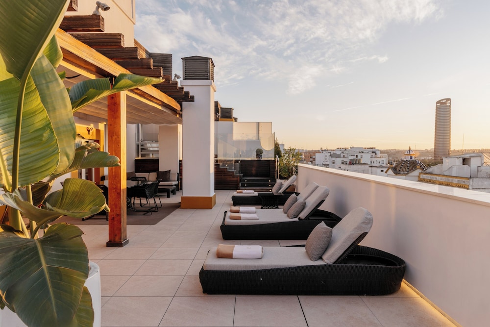 Hotel Colón Gran Meliá — Hotel building in Seville, Andalusia
