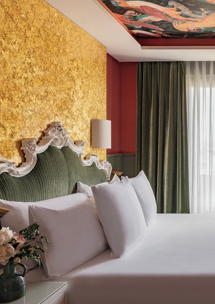 Hotel Colón Gran Meliá — Hotel rooms in Seville, Andalusia
