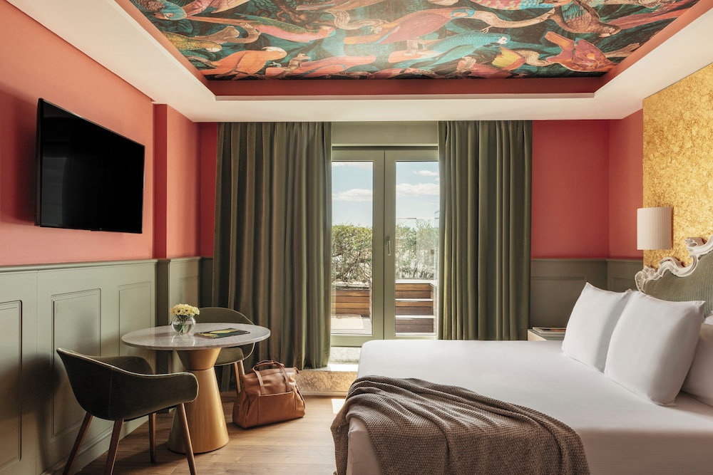 Hotel Colón Gran Meliá — Hotel rooms in Seville, Andalusia