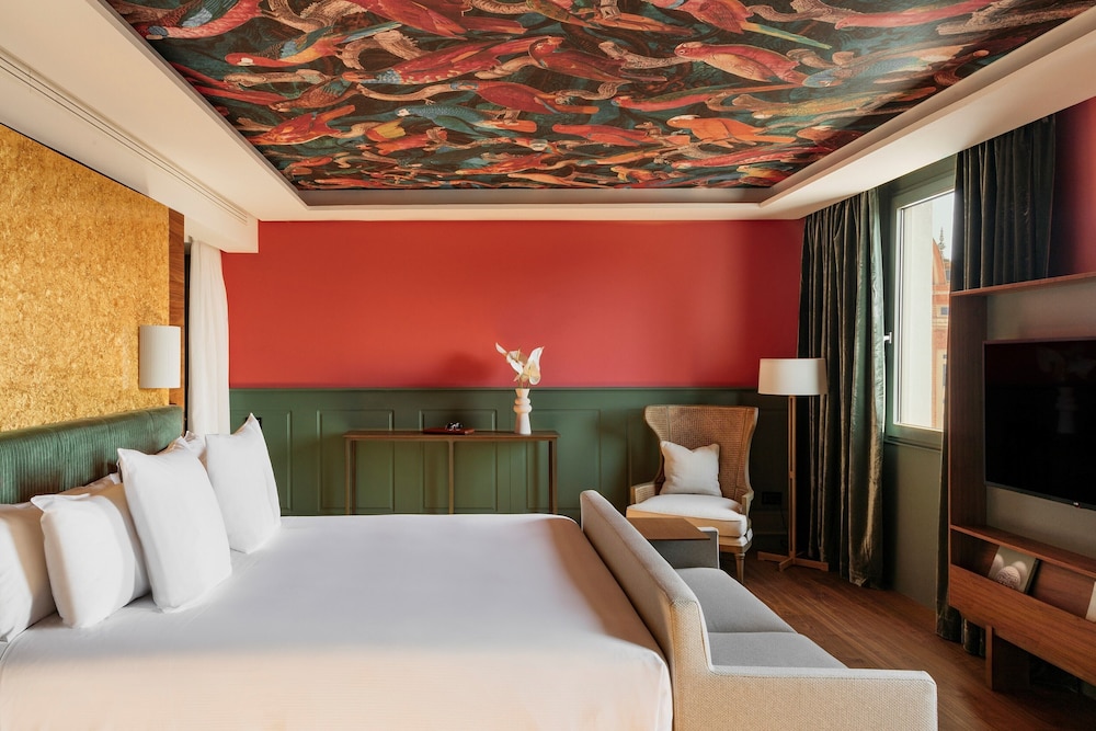 Hotel Colón Gran Meliá — Hotel rooms in Seville, Andalusia