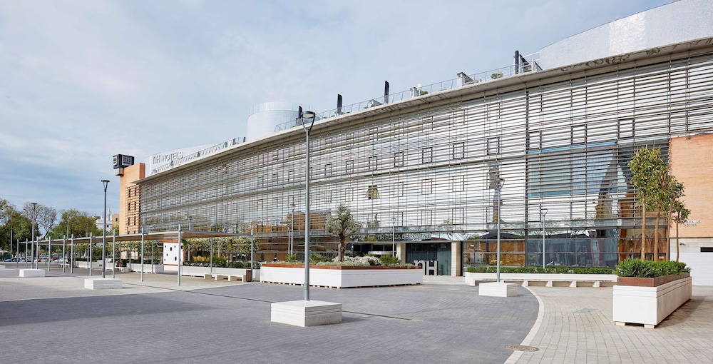 NH Sevilla Plaza de Armas — Hotel building in Seville, Andalusia