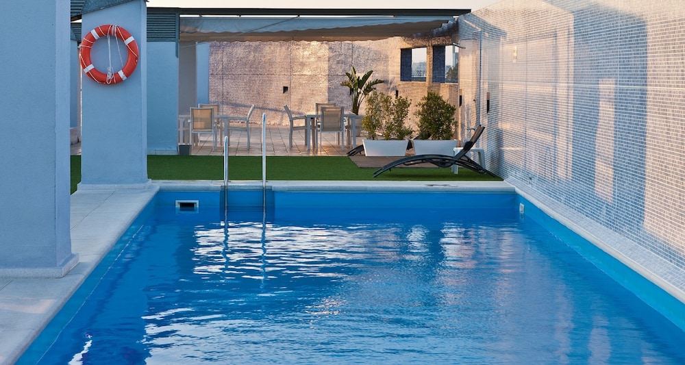 NH Sevilla Plaza de Armas — Swimming pool in Seville, Andalusia