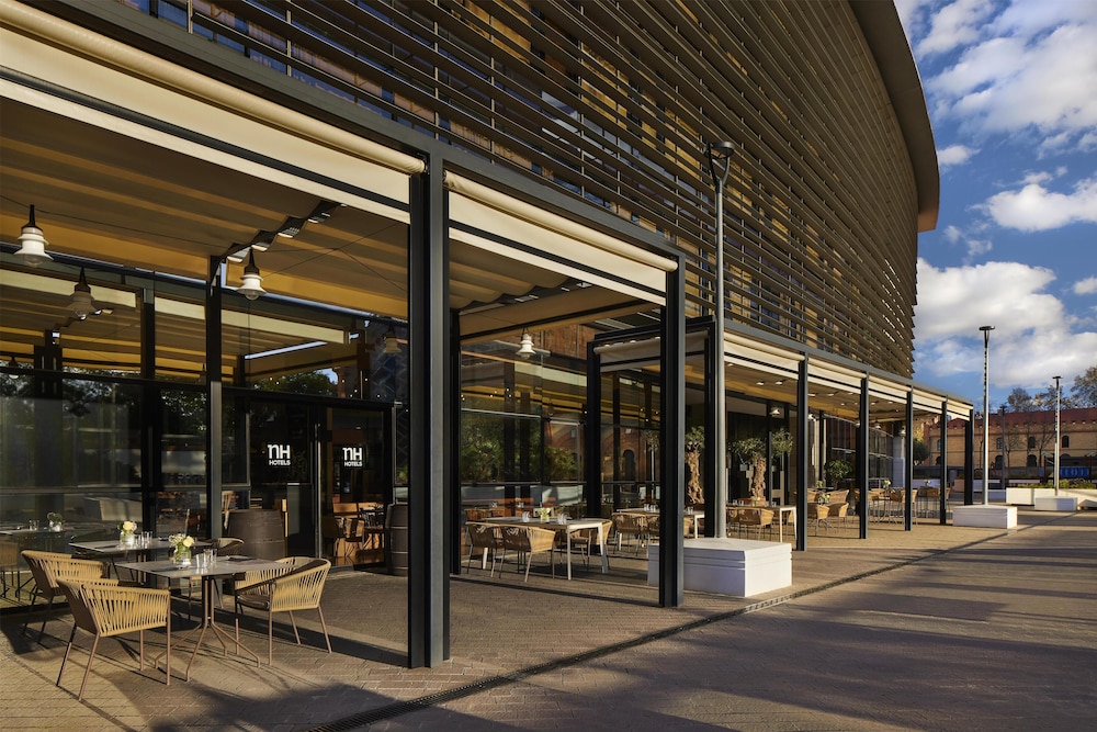 NH Sevilla Plaza de Armas — Restaurant & bars in Seville, Andalusia