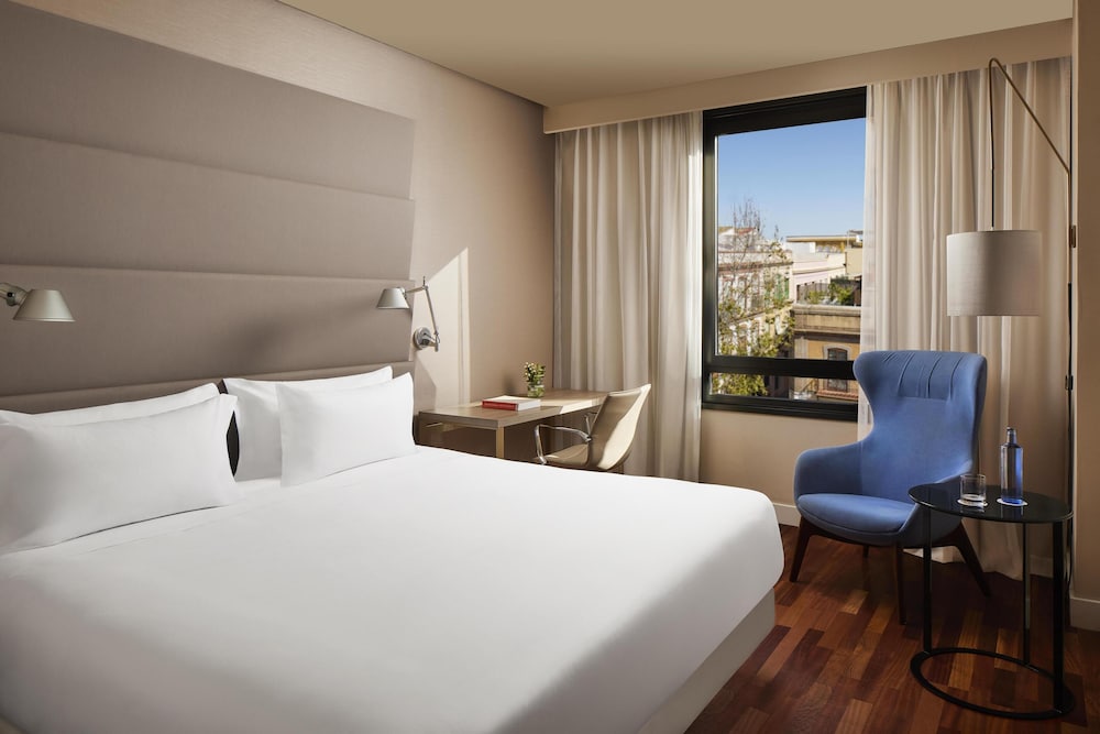 NH Sevilla Plaza de Armas — Hotel rooms in Seville, Andalusia