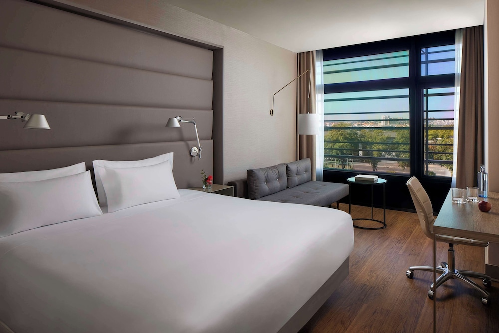 NH Sevilla Plaza de Armas — Hotel rooms in Seville, Andalusia