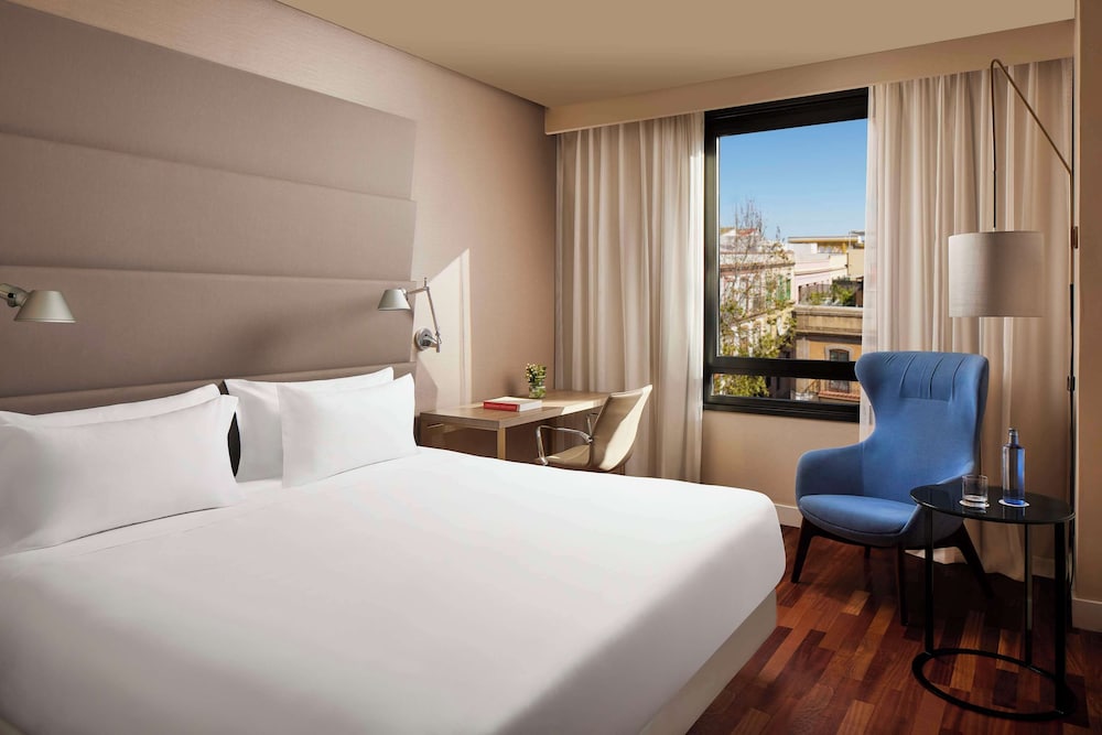 NH Sevilla Plaza de Armas — Hotel rooms in Seville, Andalusia