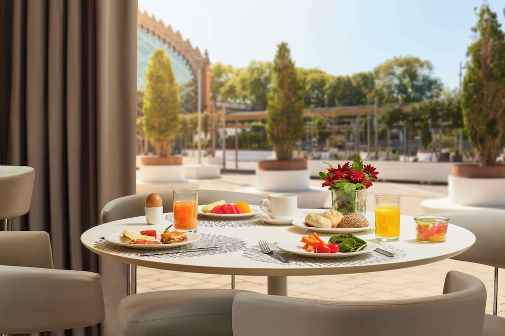 NH Sevilla Plaza de Armas — Restaurant & bars in Seville, Andalusia
