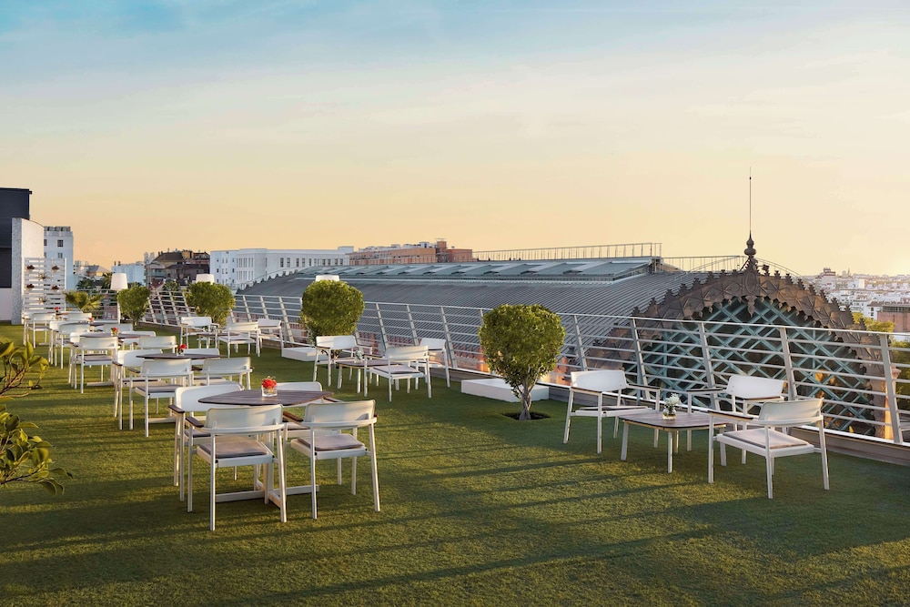 NH Sevilla Plaza de Armas — Restaurant & bars in Seville, Andalusia