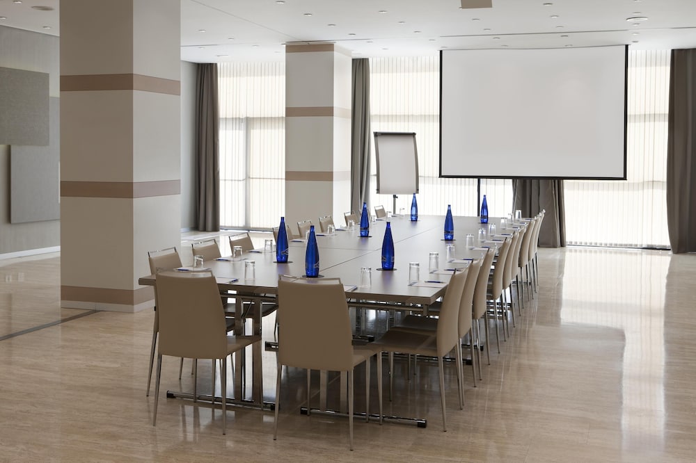NH Sevilla Plaza de Armas — Hotel building in Seville, Andalusia