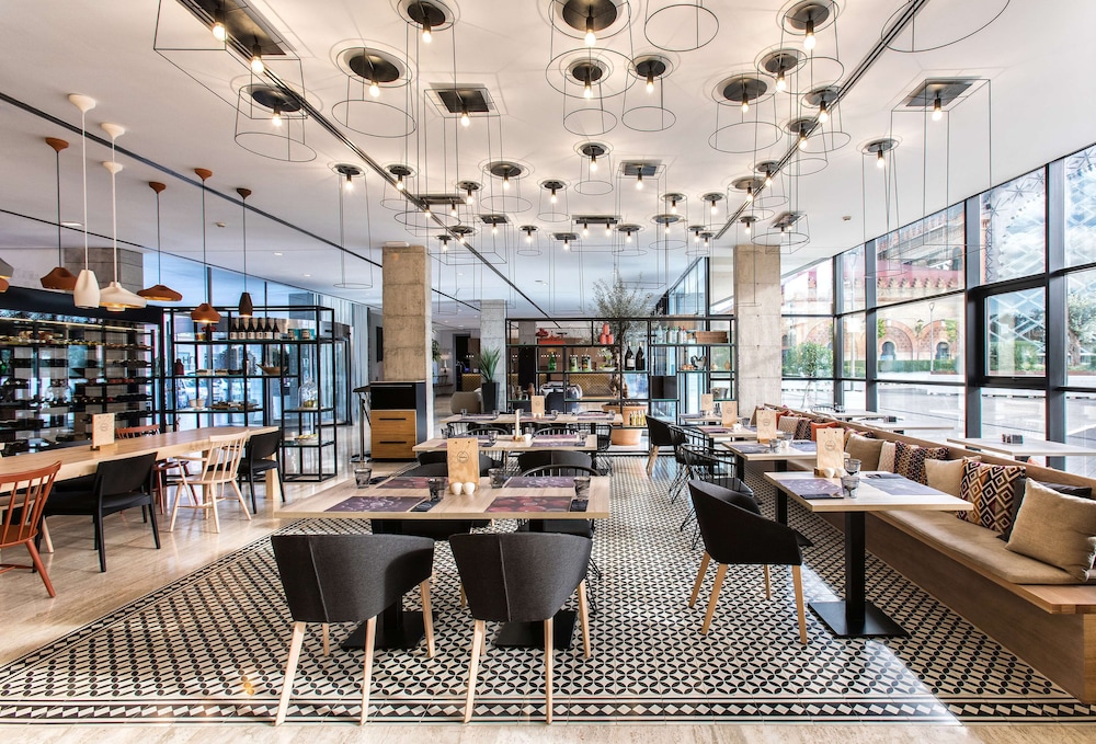 NH Sevilla Plaza de Armas — Restaurant & bars in Seville, Andalusia