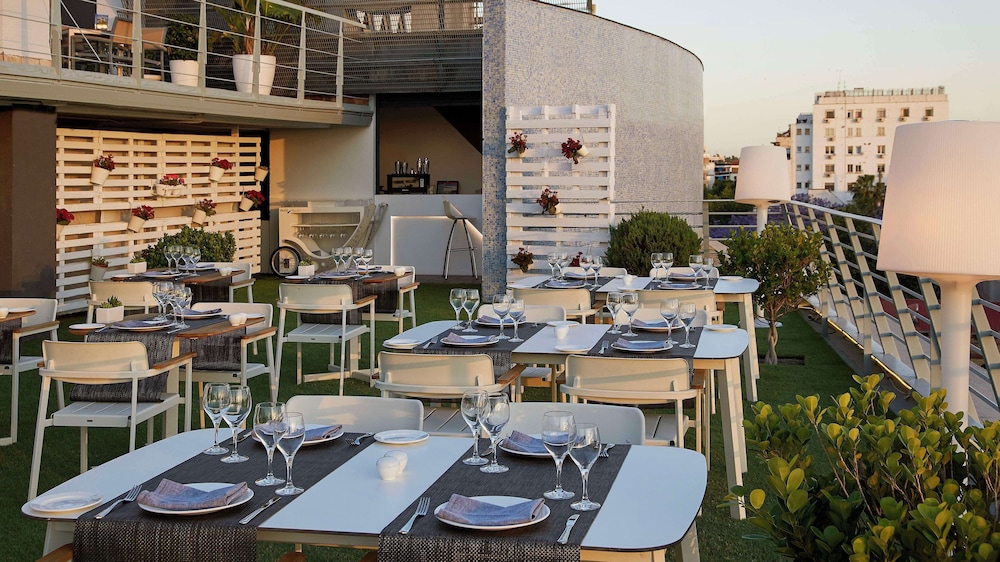 NH Sevilla Plaza de Armas — Restaurant & bars in Seville, Andalusia