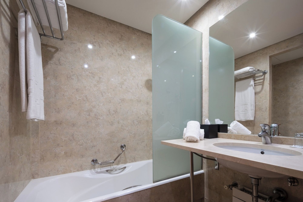 Eurostars Al-Ándalus Palace — Hotel rooms in Seville, Andalusia