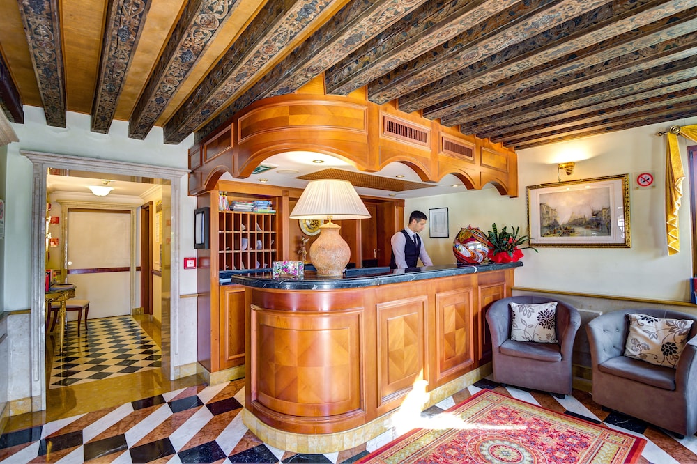 Hotel Antiche Figure — Hotel building in Venice, Veneto