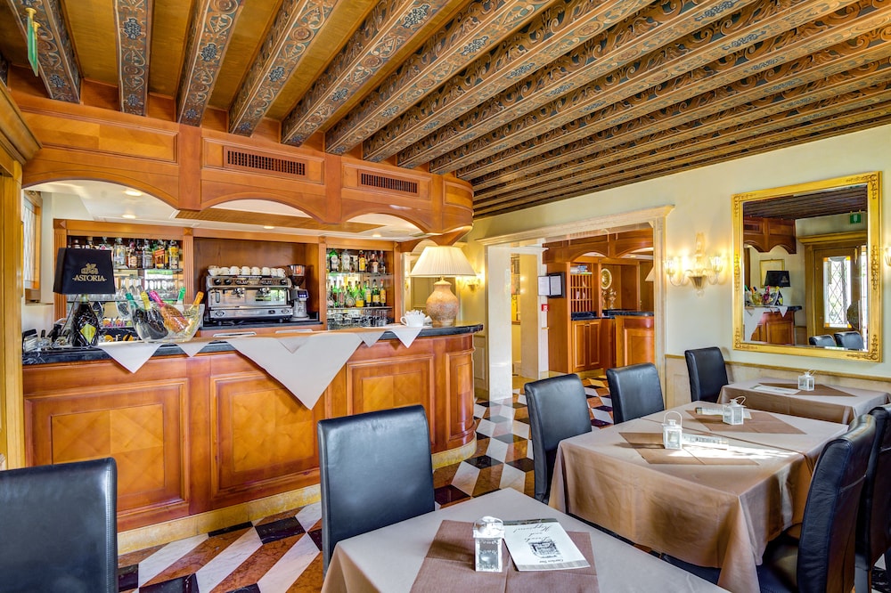 Hotel Antiche Figure — Restaurant & bars in Venice, Veneto
