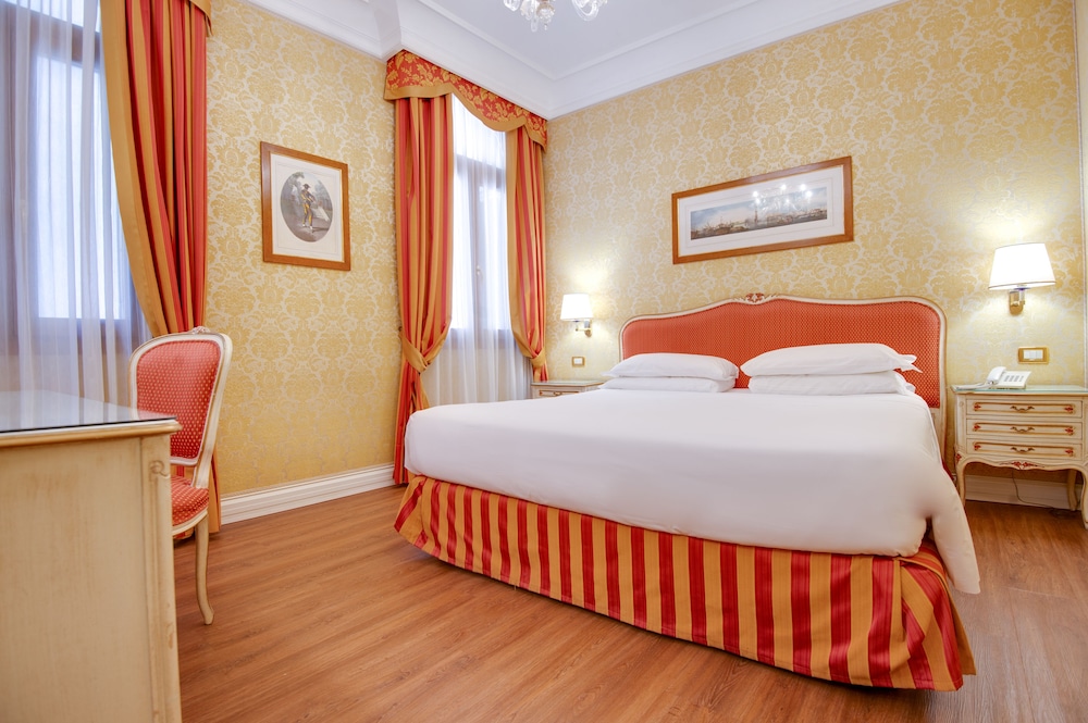 Hotel Antiche Figure — Hotel rooms in Venice, Veneto