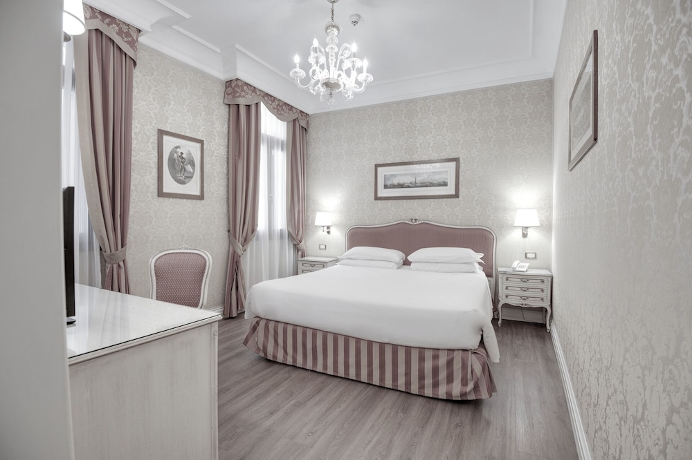 Hotel Antiche Figure — Hotel rooms in Venice, Veneto