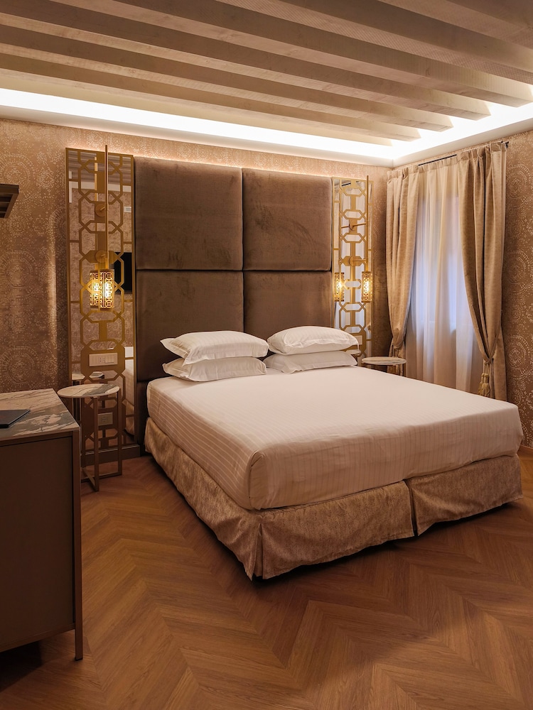 Hotel Antiche Figure — Hotel rooms in Venice, Veneto