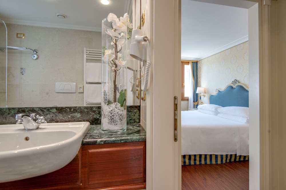 Hotel Antiche Figure — Hotel rooms in Venice, Veneto