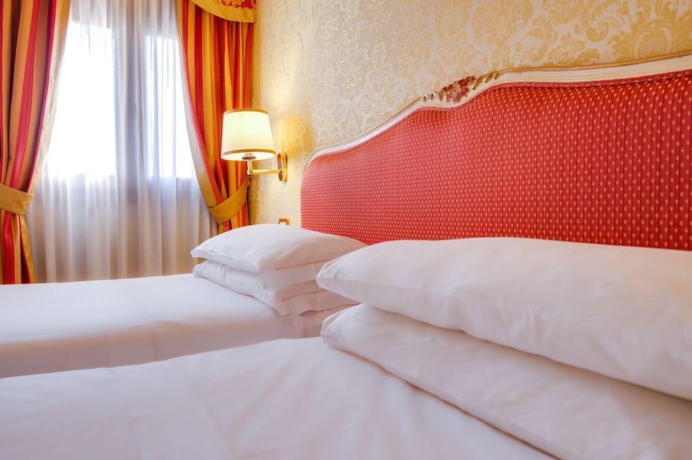 Hotel Antiche Figure — Hotel rooms in Venice, Veneto