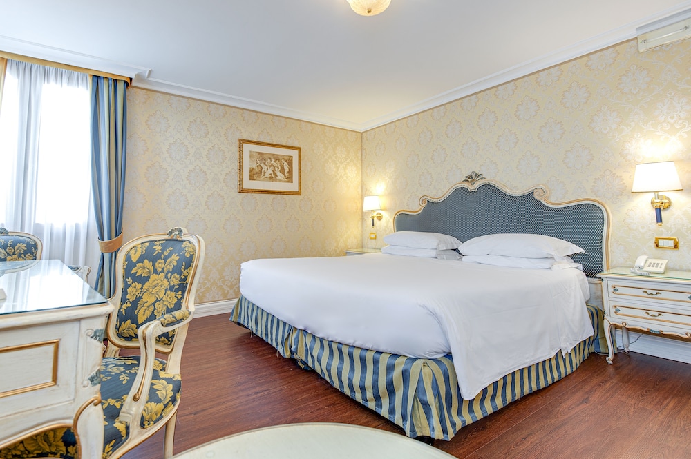 Hotel Antiche Figure — Hotel rooms in Venice, Veneto