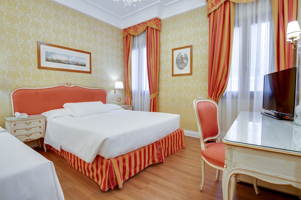 Hotel Antiche Figure — Hotel rooms in Venice, Veneto