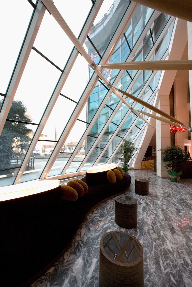 Antony Palace Hotel — Hotel building in Marcon, Veneto