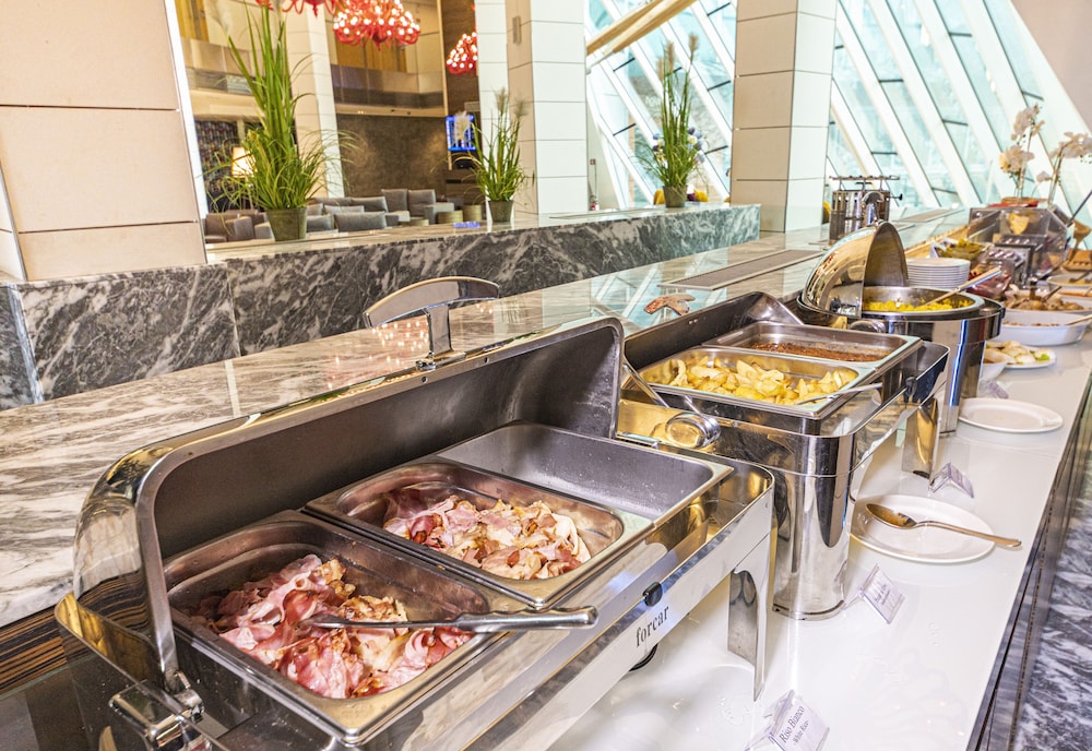 Antony Palace Hotel — Restaurant & bars in Marcon, Veneto