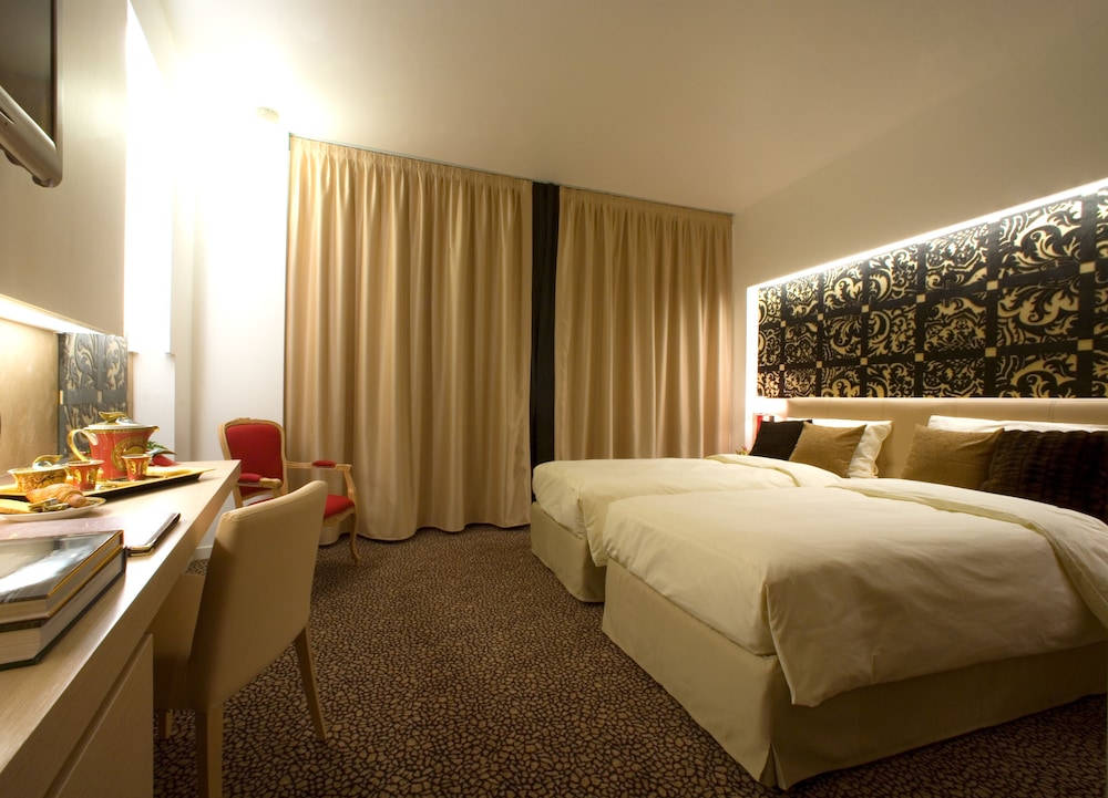 Antony Palace Hotel — Hotel rooms in Marcon, Veneto