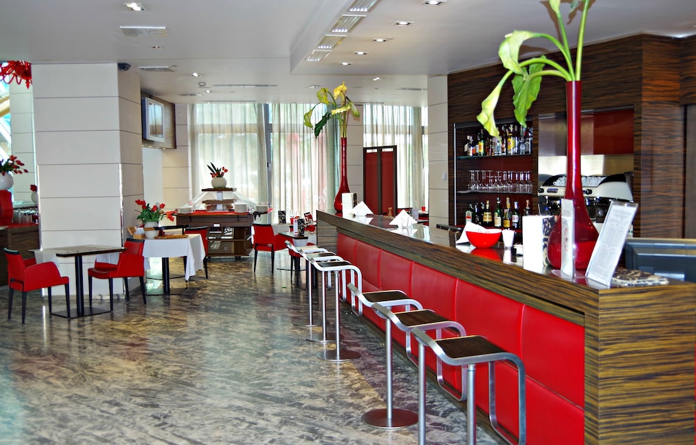 Antony Palace Hotel — Restaurant & bars in Marcon, Veneto